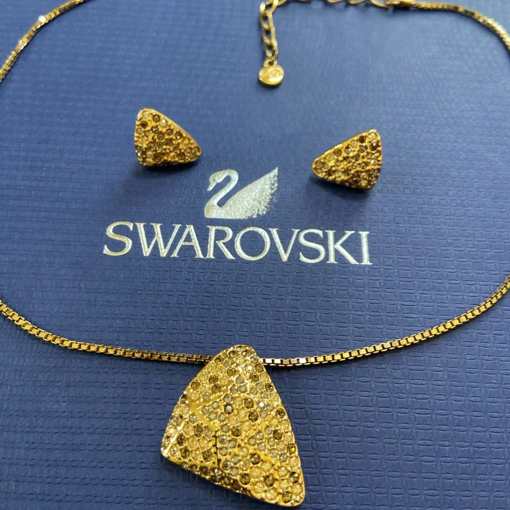 Swarovski necklace and earrings set - Picture 4 of 7